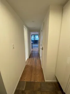 ラ・ルペラ柿の木坂【2階】の玄関