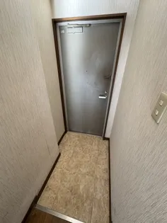 クレスト羽坂【2階】の玄関