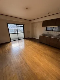 クレスト羽坂【2階】の居間