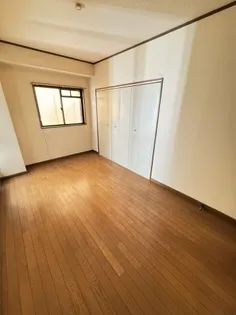 クレスト羽坂【2階】の寝室