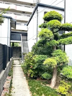 甲南山手フラッツ【1階】の外観