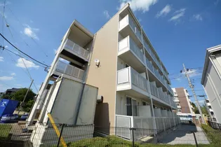 レオパレスウイング北坂戸【3階】の外観