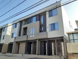 ファミーユ Aの画像