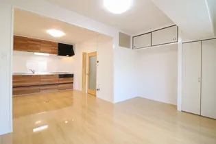 アレッツォ中央【3階】の居間