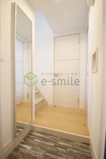 モアメゾン中央公園前【1階】の玄関