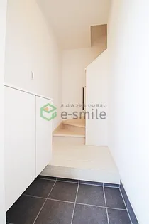 アテレーゼOne西町【2階】の玄関