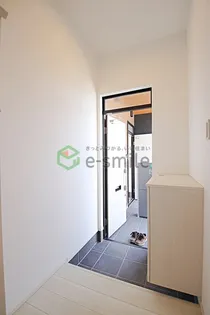 アテレーゼOne西町【2階】の玄関