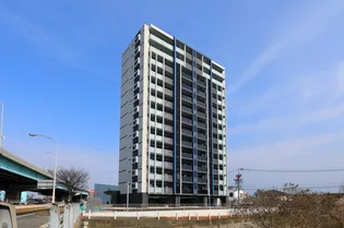 LIFEFIELD国際空港前の画像