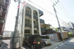 ファミール保奈の画像