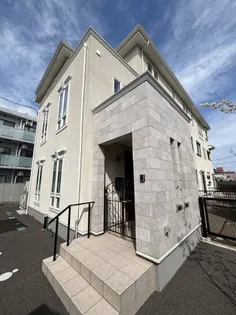 est8【0101号室】の外観