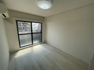 ラ・パシフィックビルC棟【604号室】の居間