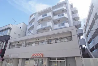 グリーンキャピタル旗の台の画像