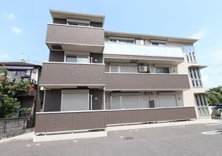 glorious【1階】の外観