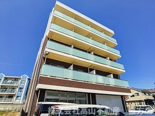 福岡県直方市大字感田【マンション】の外観