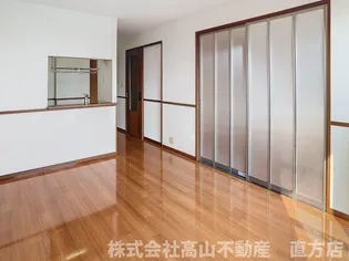 ソレアード21 C棟【2階】の居間