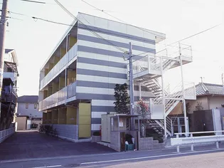 レオパレスETERNAL【3階】の外観