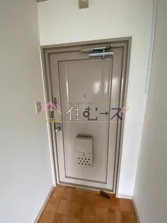 ロイヤル遠里小野【4階】の玄関