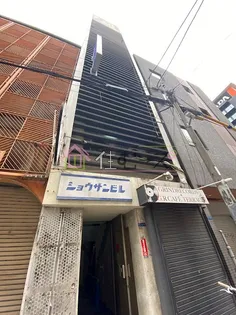 グローアメ村ビル【3階】の外観