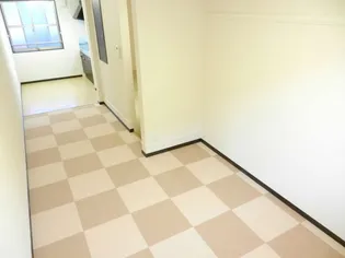 レオネクストルーポ【1階】の玄関