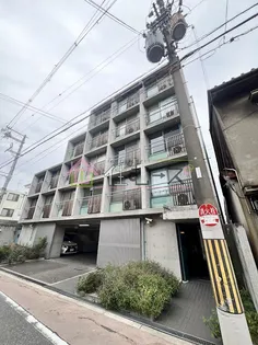 メネダス【3階】の外観