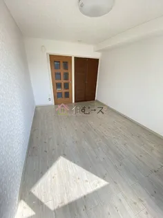 ラパンジール塚本【4階】の居間