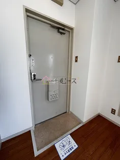 メゾン泉尾【4階】の玄関