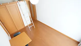 レオパレスLOVIN II【2階】の居間