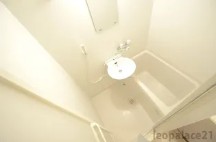 レオパレス喜連北【2階】の風呂