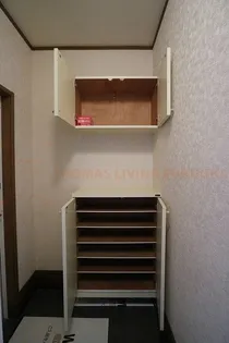 ヴューコスモ【A102号室】の玄関