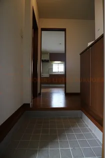 ラフォーンヴィラ【C202号室】の玄関