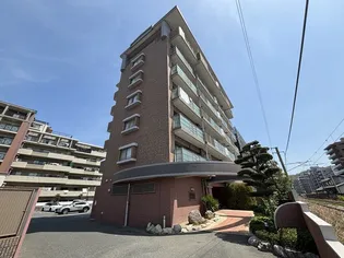 エレガントヴェルス【3階】の外観