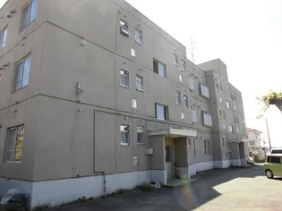 ペニンシュラ【1階】の外観