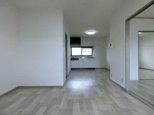 ディアコートA棟【202号室】の居間