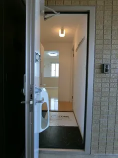 ハイライズ【3階】の玄関