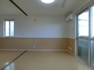 ハイライズ【3階】の居間