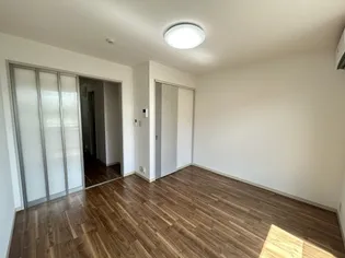 グリーンビューA棟【2階】の居間