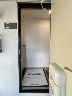 メゾンリヴェール C棟【202号室】の玄関