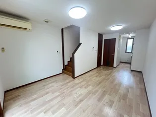 ラポート・アミの居間