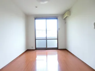 エポック・ヴィラA棟【2階】の居間