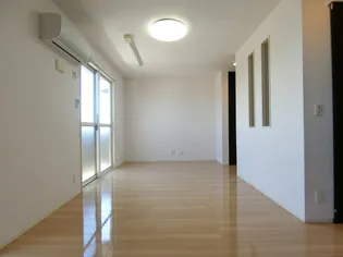 アンジェリーク新開 Bの居間