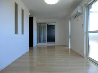 アンジェリーク新開 Bの居間