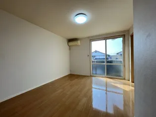 プレステージ東福原【2階】の居間