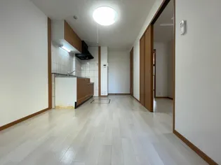 グランディール・シバオ【106号室】の居間