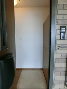 プラシード A棟【201号室】の玄関