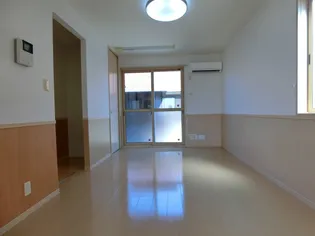 ブルーム米原A棟【102号室】の居間