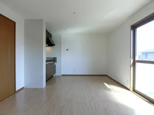 プリシェール A棟【201号室】の居間