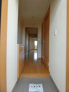 プレゼンスⅡ【3階】の玄関