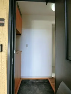 第二双葉ハイツ B棟【1階】の玄関