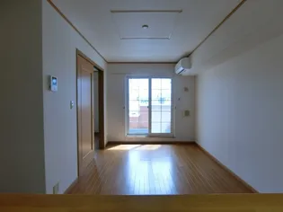 ベル・ミニョンB【2階】の居間