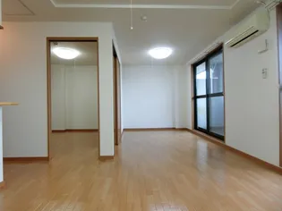 ディベルティ観音寺新町【3階】の居間